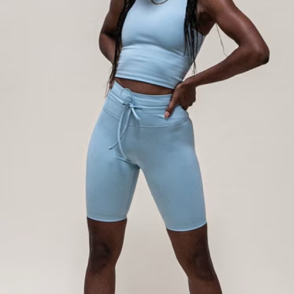 Girlfriend Collective Diana Drawstring Bike Short in Sky (Blue) - size Large - Picture 1 of 4